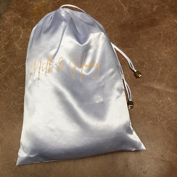 Milk and Honey Cali Carmel Brown Fringe wig - Picture 12 of 13